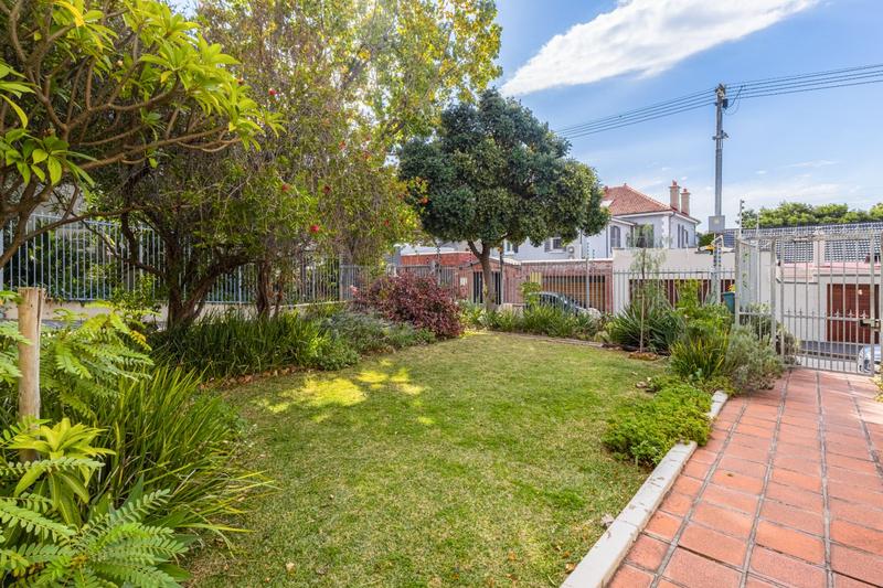 2 Bedroom Property for Sale in Tamboerskloof Western Cape